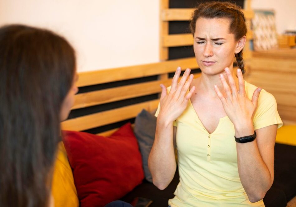 How to Stop a Panic Attack Fast, Therapist-Backed Techniques